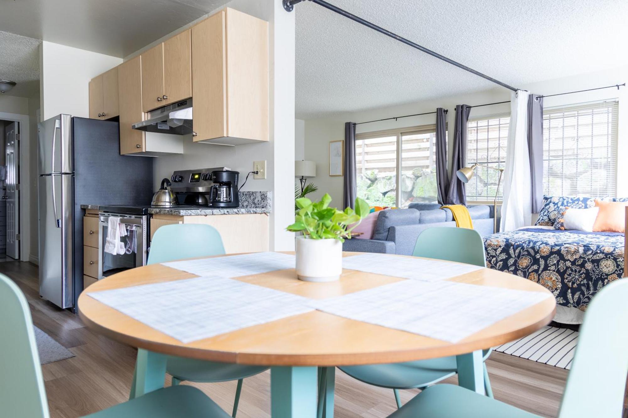 King Bed + Studio! Free Parking, Patio, Wfh Space! ซีแอตเทิล ภายนอก รูปภาพ