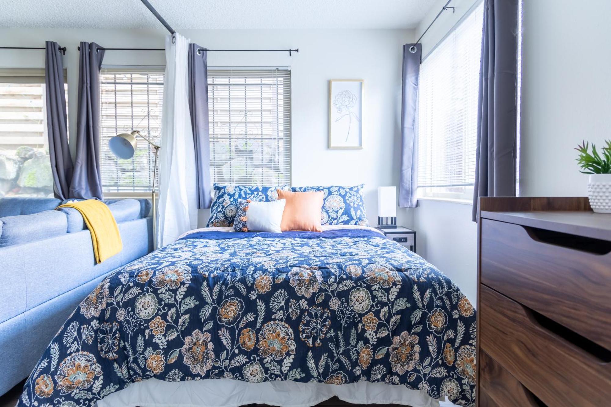 King Bed + Studio! Free Parking, Patio, Wfh Space! ซีแอตเทิล ภายนอก รูปภาพ