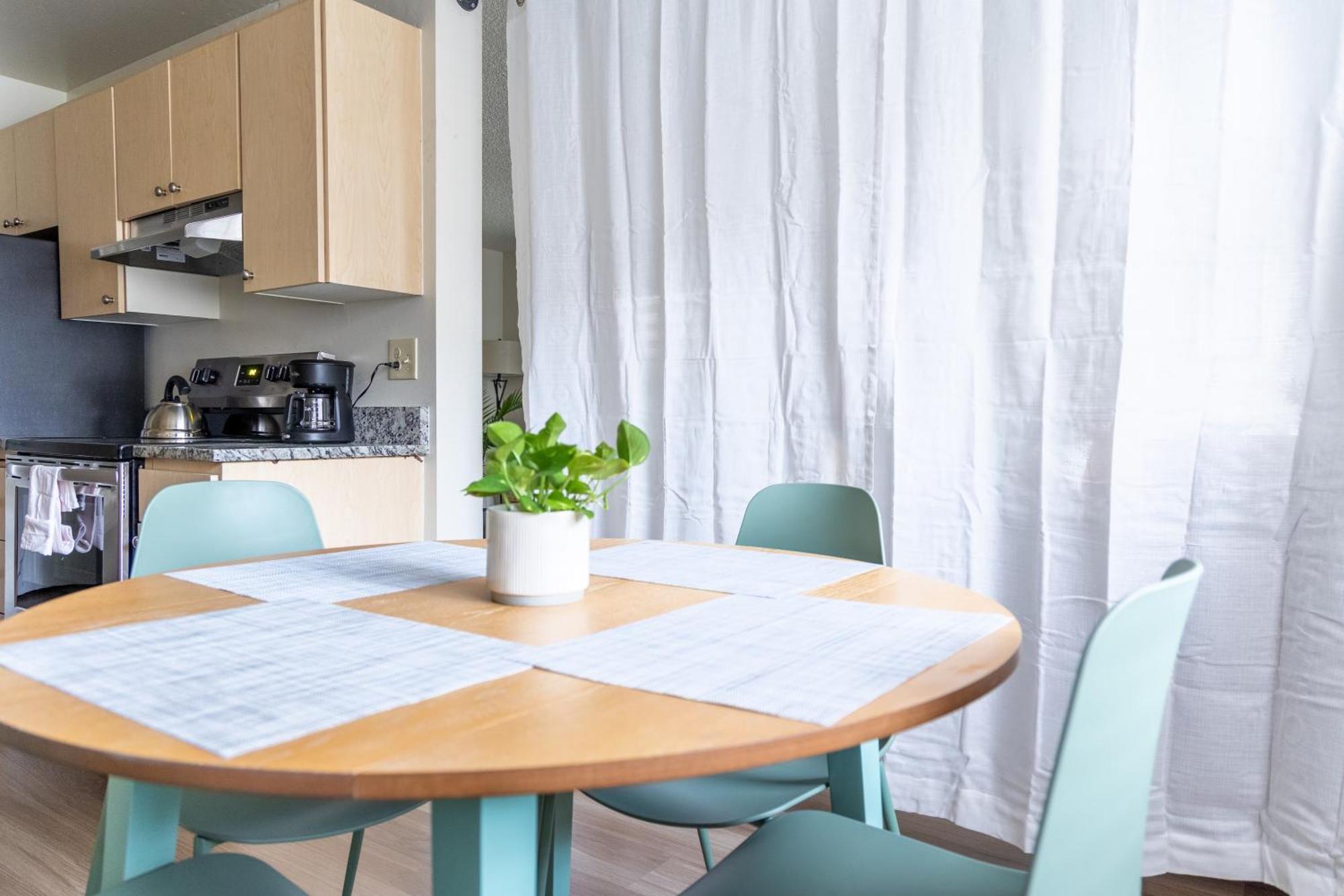 King Bed + Studio! Free Parking, Patio, Wfh Space! ซีแอตเทิล ภายนอก รูปภาพ